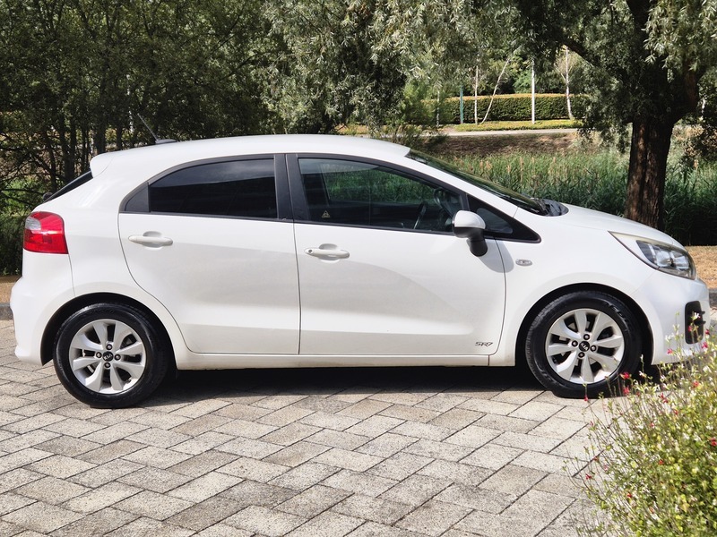Kia RIO 1.25 Sr7 Hatchback White #5