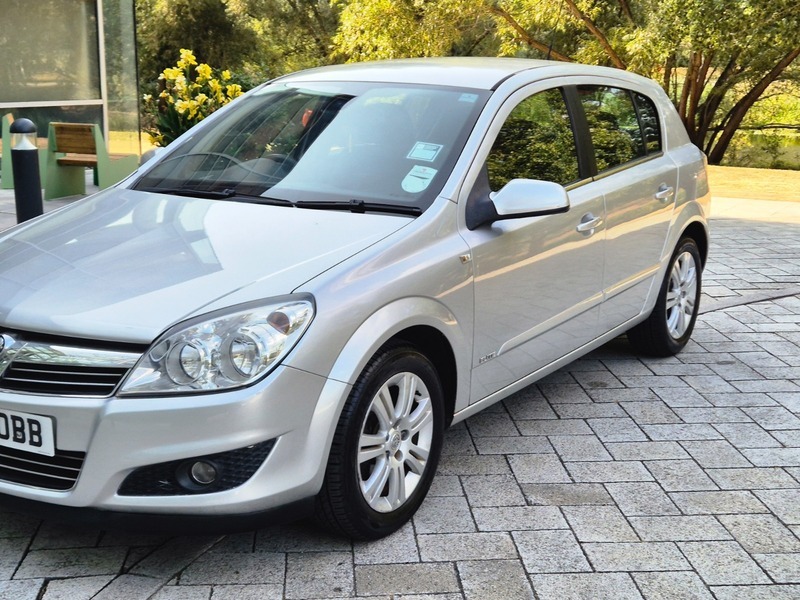Vauxhall Astra 1.8I 16V Elite Hatchback Silver #2