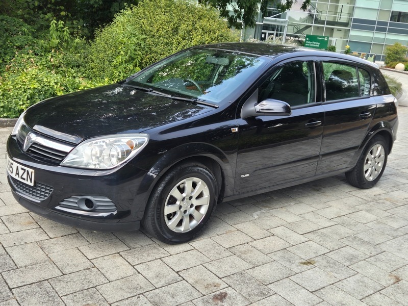 Vauxhall Astra 1.8I 16V Club Hatchback Black #2