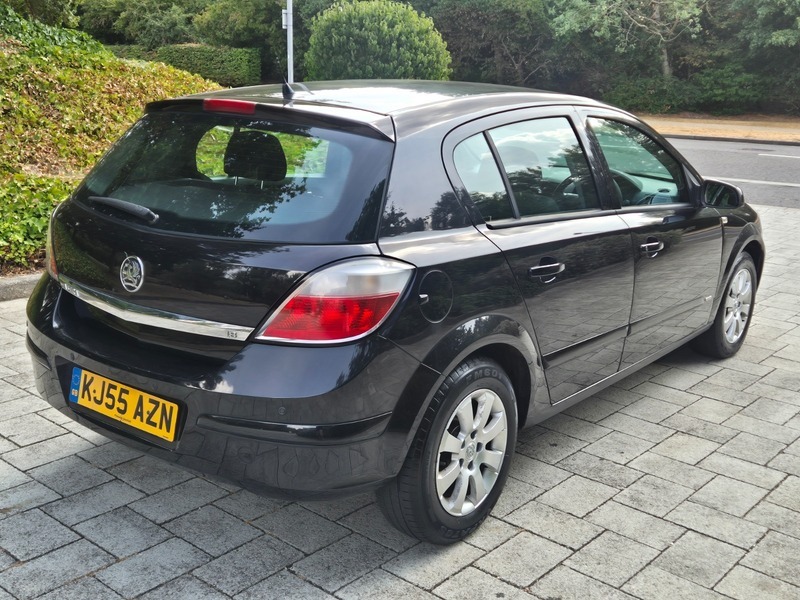 Vauxhall Astra 1.8I 16V Club Hatchback Black #3