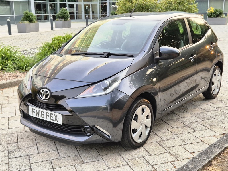 Toyota Aygo 1.0 Vvt-i X-play Hatchback Grey #6