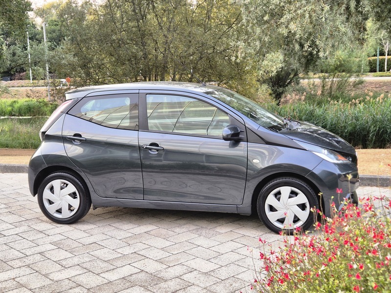 Toyota Aygo 1.0 Vvt-i X-play Hatchback Grey #4