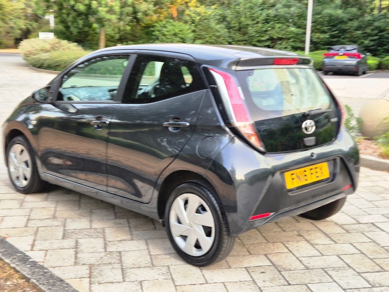 Toyota Aygo 1.0 Vvt-i X-play Hatchback Grey #3
