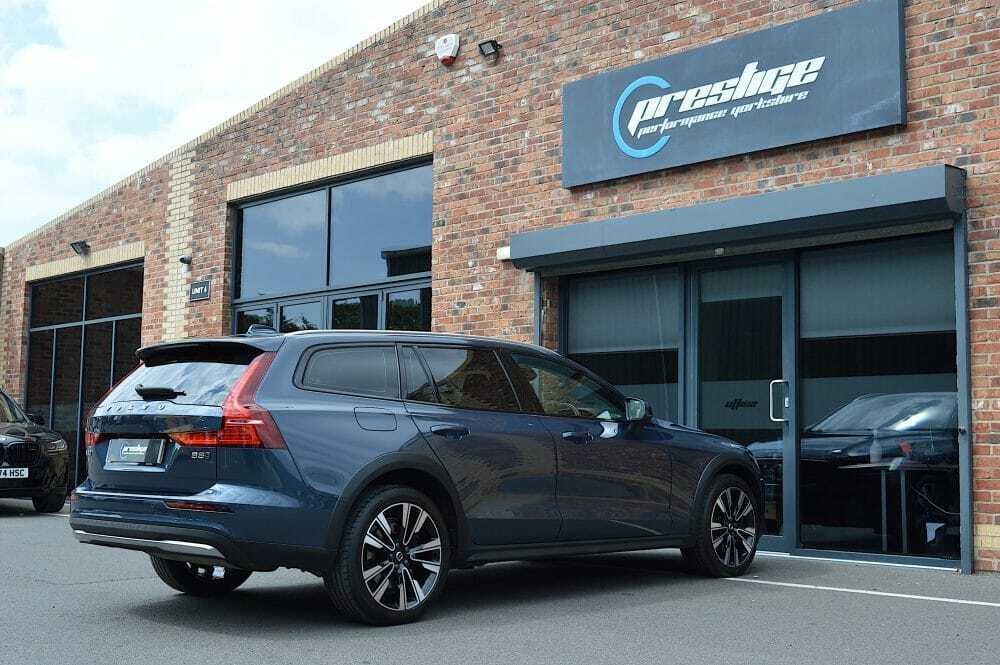Volvo V60 Cross Country 2.0 B5 Mhev Plus Awd Euro 6 S S #3