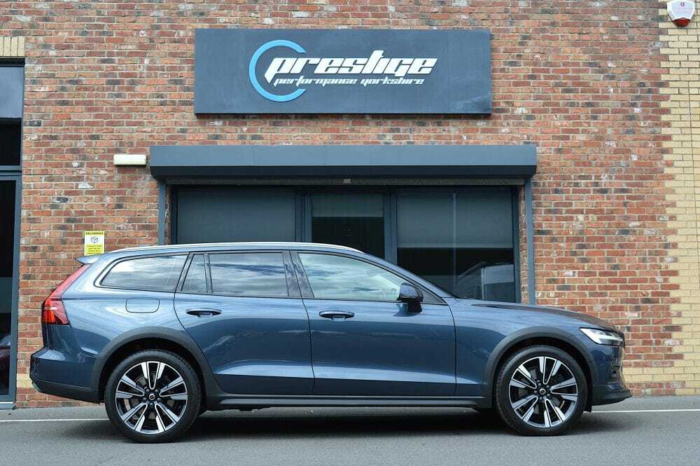 Volvo V60 Cross Country 2.0 B5 Mhev Plus Awd Euro 6 S S #2