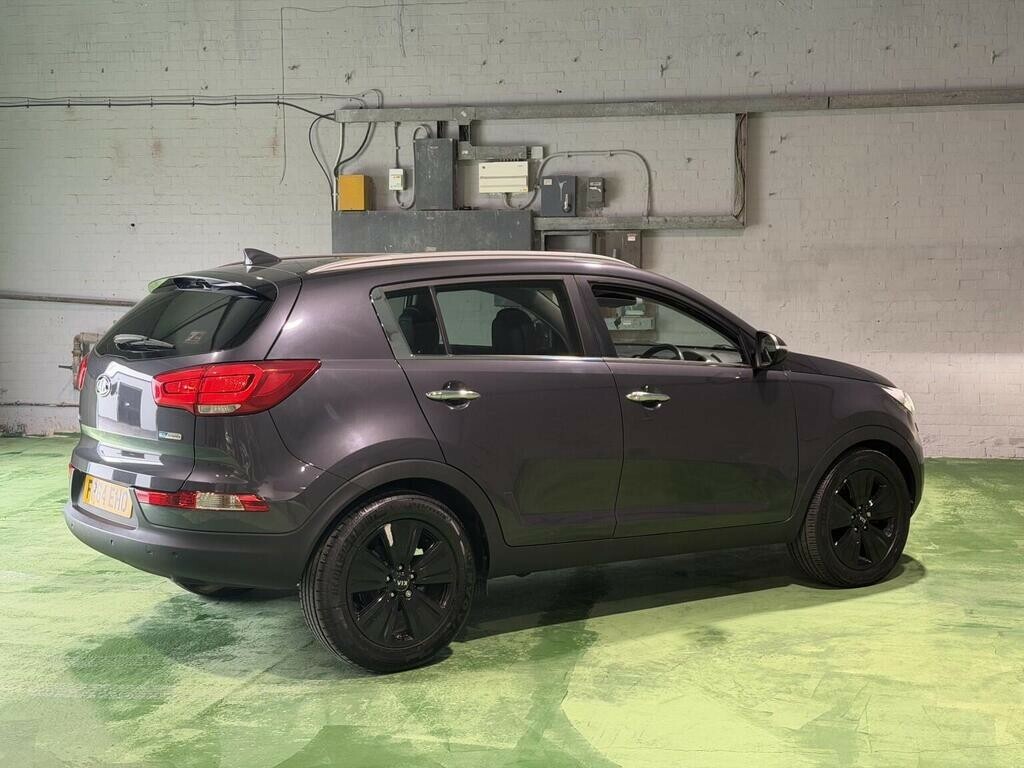 Kia Sportage  White #12