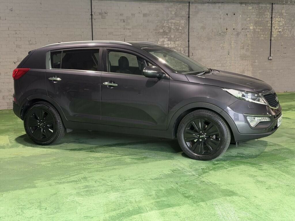 Kia Sportage  White #4