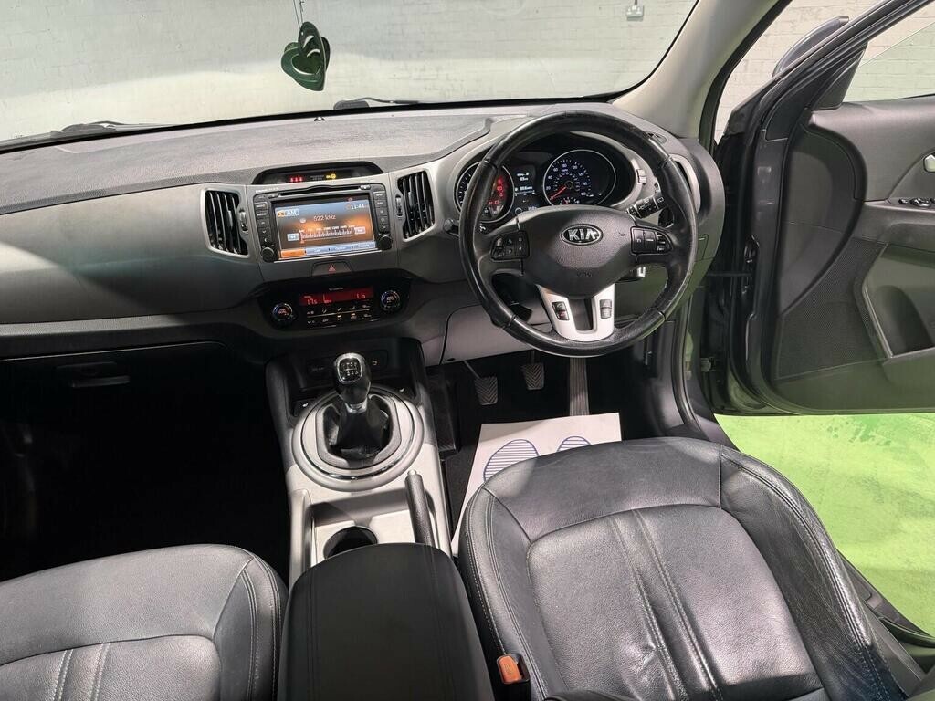 Kia Sportage  White #23