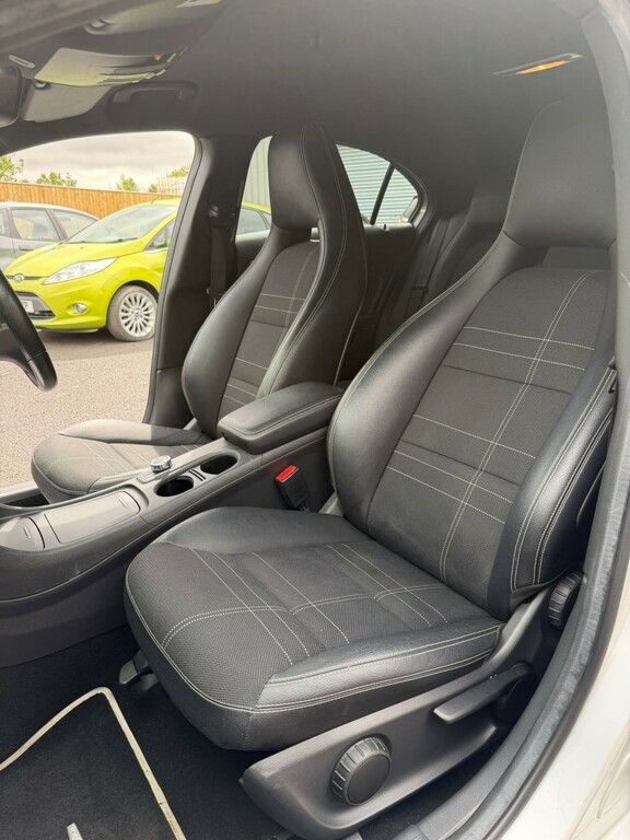 Mercedes-Benz A Class A180 Blueefficiency Sport Cdi White #42