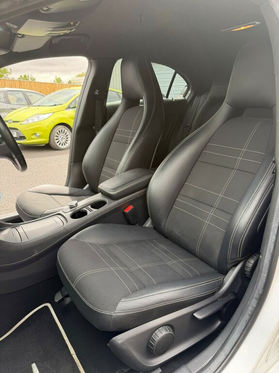 Mercedes-Benz A Class A180 Blueefficiency Sport Cdi White #41