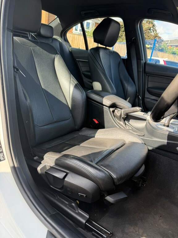 BMW 3 Series 320D Sport White #32