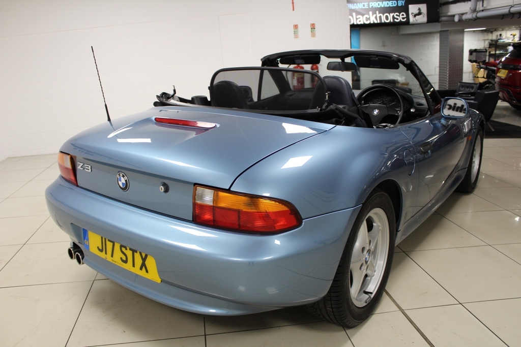 BMW Z3 1.9 2dr Black #23