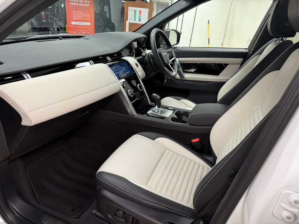 Land Rover Discovery Sport P300e R-dynamic Se Firenze Red Red #15