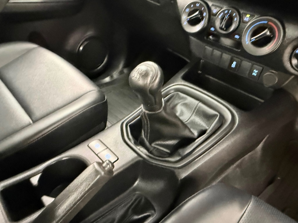 Toyota HILUX Pickup 2.4 D-4d Invincible X 4Wd Euro 6 Ss Grey #24