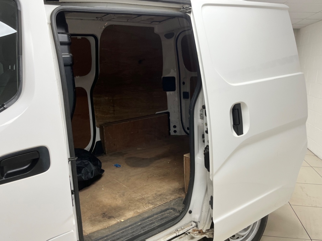Nissan NV200 Panel Van White #15