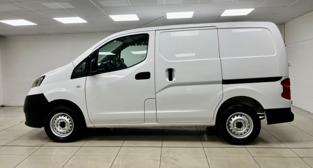 Nissan NV200 Panel Van White #11
