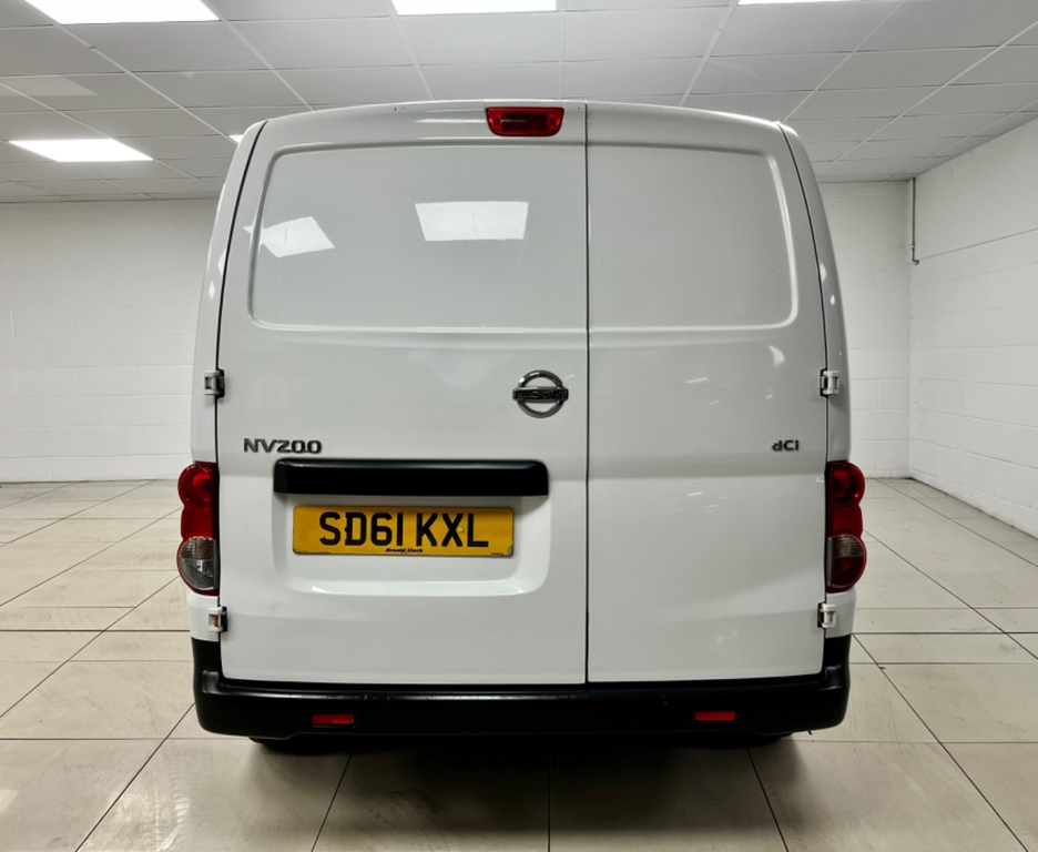 Nissan NV200 Panel Van White #7