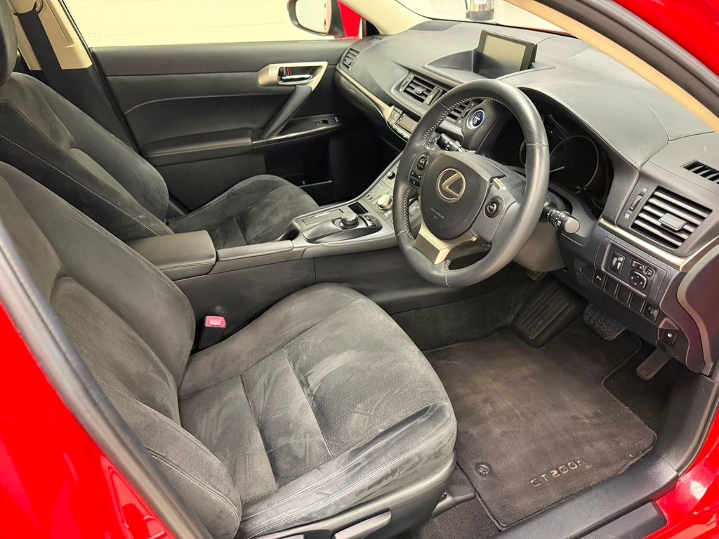 Lexus CT 200H 1.8 Advance Cvt Full Lexus History Red #2