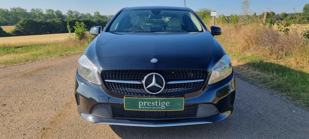Mercedes-Benz A Class Hatchback 1.6 A180 Se 2016 Black #3