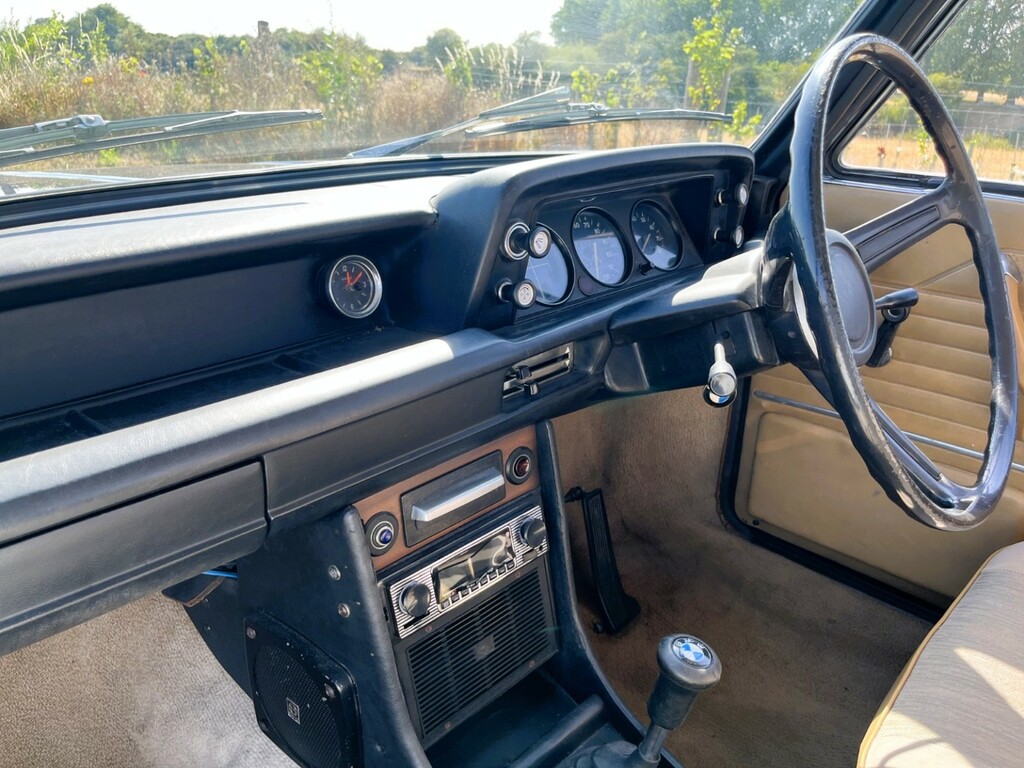 BMW 2002 Saloon 2000 1974 VXC87N Blue #6