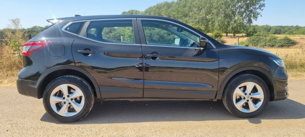Nissan Qashqai 1.3 Dig-t Acenta Premium Black #6