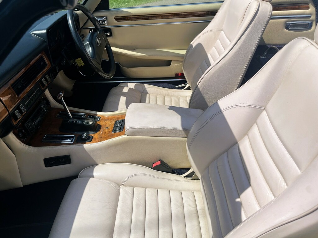 Jaguar XJS 3.6 Red #17