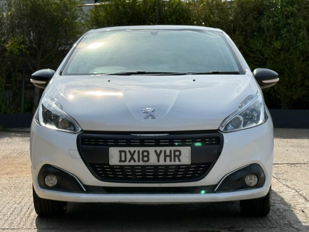 Peugeot 208 1.2 Puretech Black Edition Euro 6 White #2