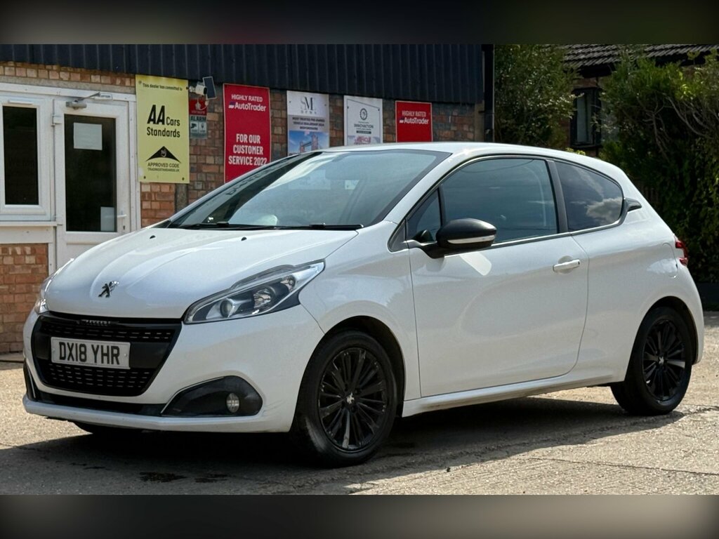 Peugeot 208 1.2 Puretech Black Edition Euro 6 White #3