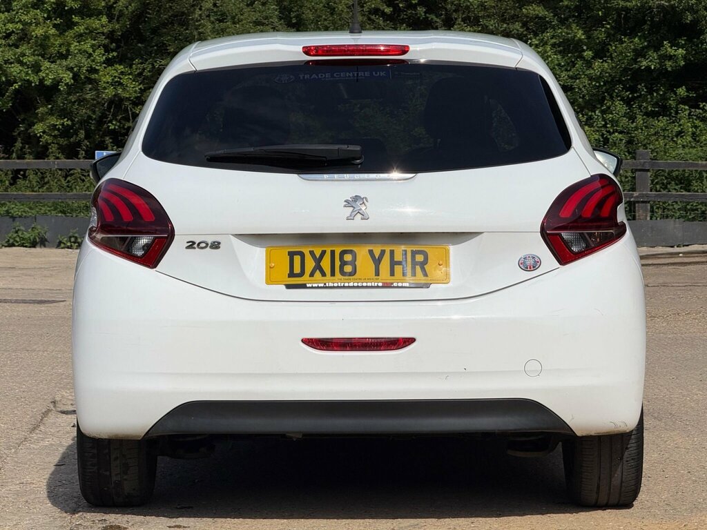 Peugeot 208 1.2 Puretech Black Edition Euro 6 White #6