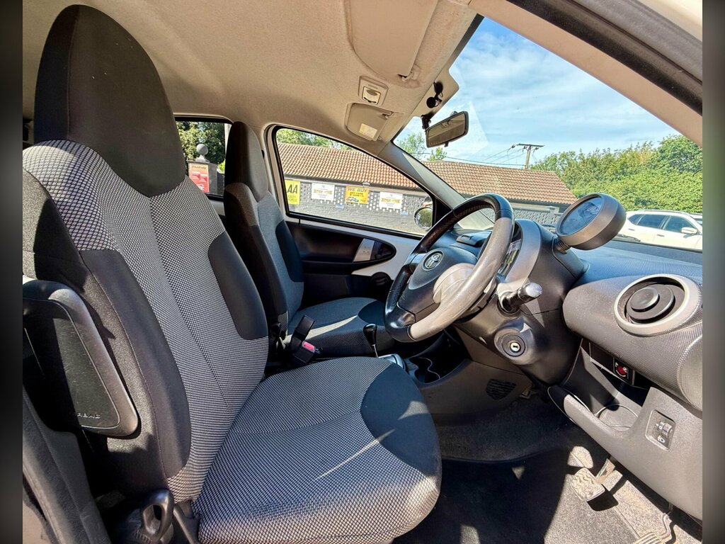 Toyota Aygo 1.0 Vvt-i Move Multimode Euro 5 White #3