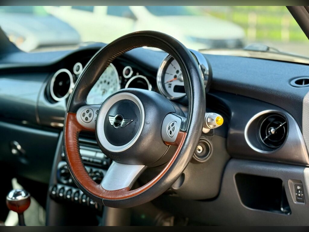 Mini Convertible White #8