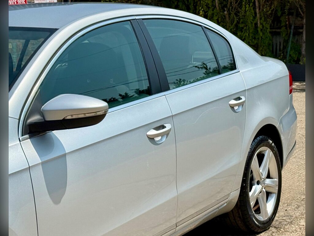 Volkswagen Passat  Grey #26