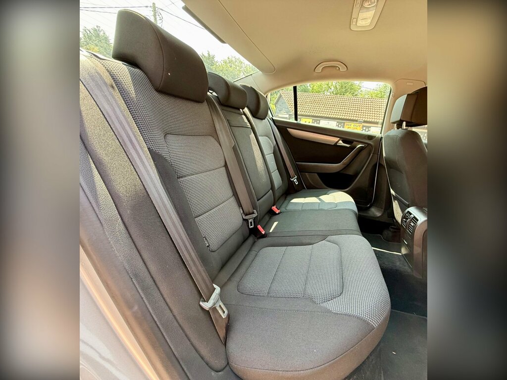 Volkswagen Passat  Grey #16