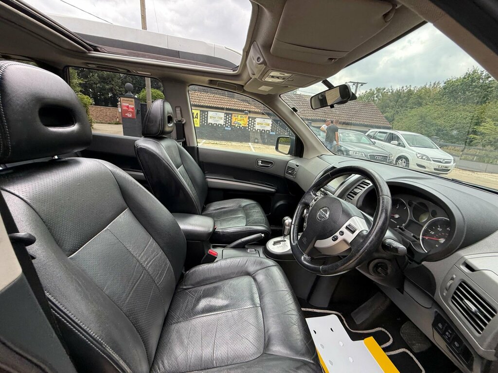 Nissan X-Trail Black #10