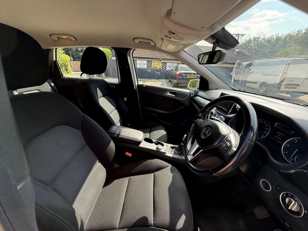 Mercedes-Benz B Class B180 Cdi Blueefficiency Se Black #10
