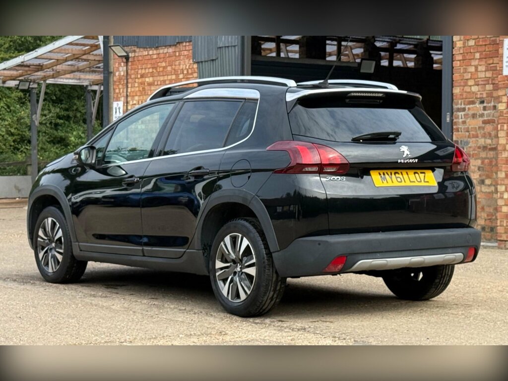 Peugeot 2008 1.2 Puretech Allure Euro 6 Black #4
