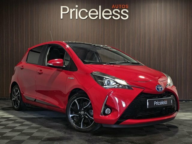 Toyota Yaris 1.5 Vvt-h Design Hatchback Hybrid E-cvt Red