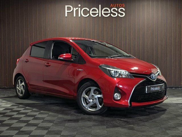 Toyota Yaris 1.5 Vvt-h Excel Hatchback Hybrid E-cvt Red