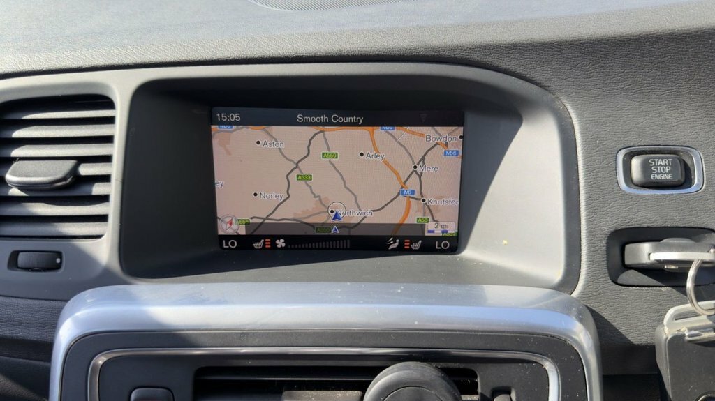 Volvo V60 D4 R-design Lux Nav Silver #14