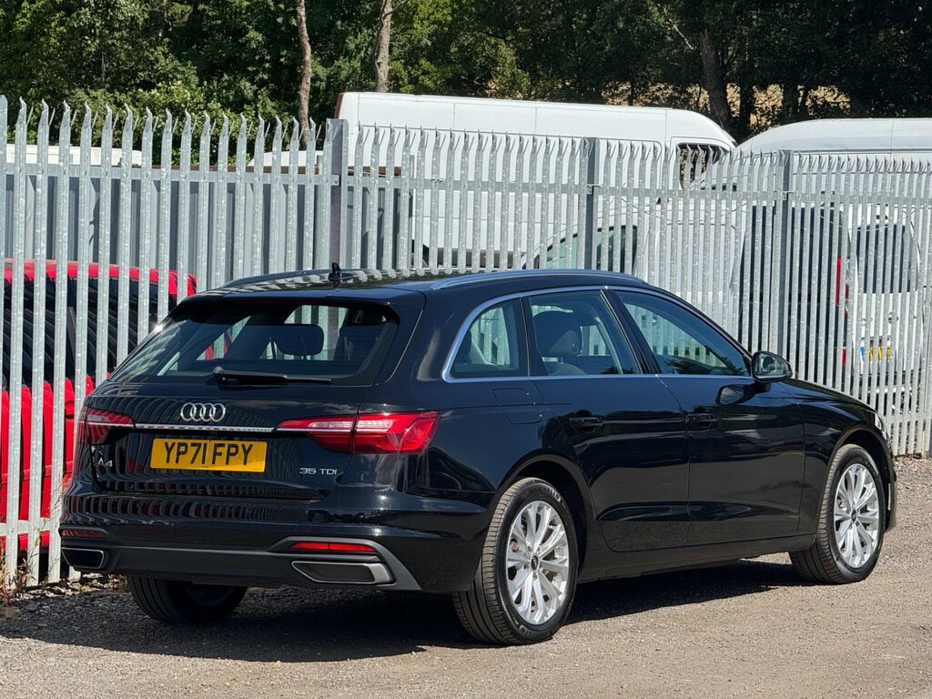 Audi A4 Avant 35 Tfsi Black Edition S Tronic White #38