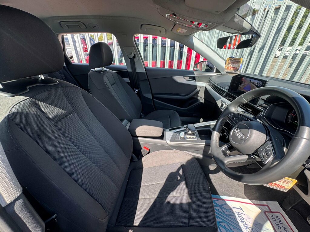Audi A4 Avant 35 Tfsi Black Edition S Tronic White #44