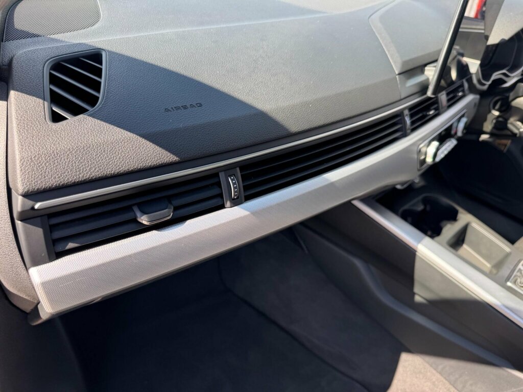 Audi A4 Avant 35 Tfsi Black Edition S Tronic White #29