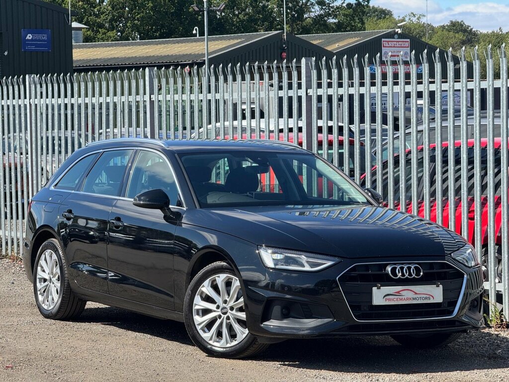 Audi A4 Avant 35 Tfsi Black Edition S Tronic White #32