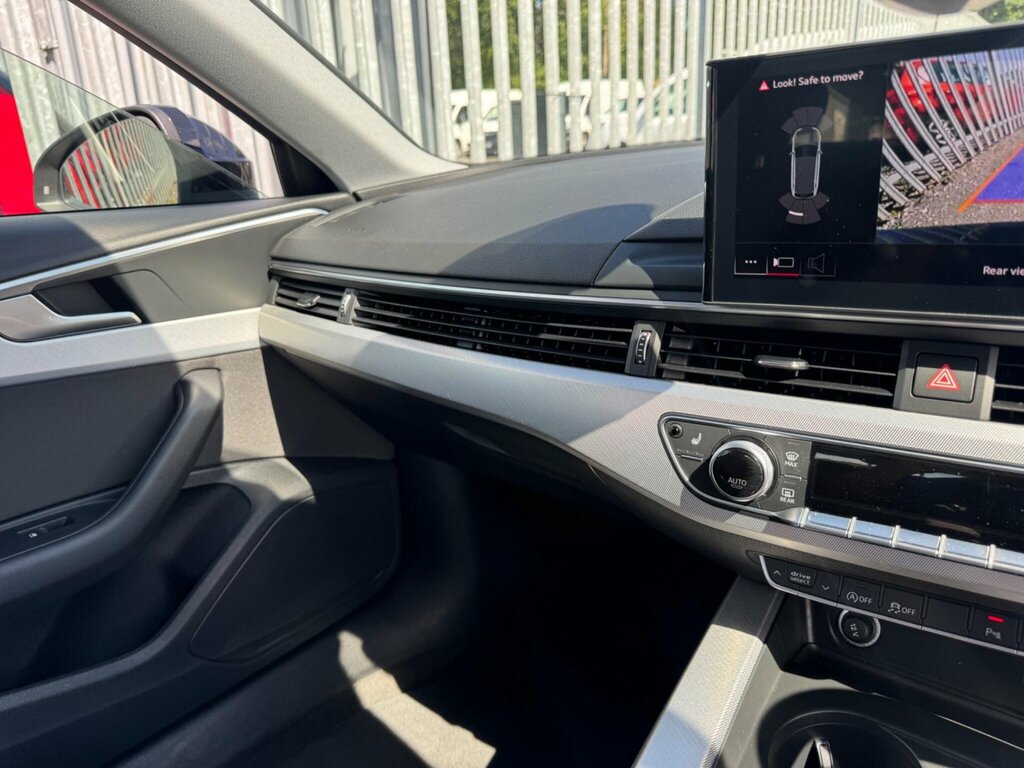 Audi A4 Avant 35 Tfsi Black Edition S Tronic White #56