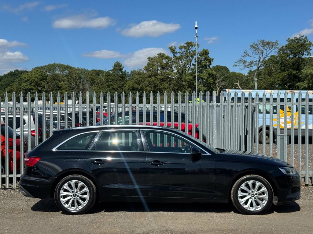 Audi A4 Avant 35 Tfsi Black Edition S Tronic White #34