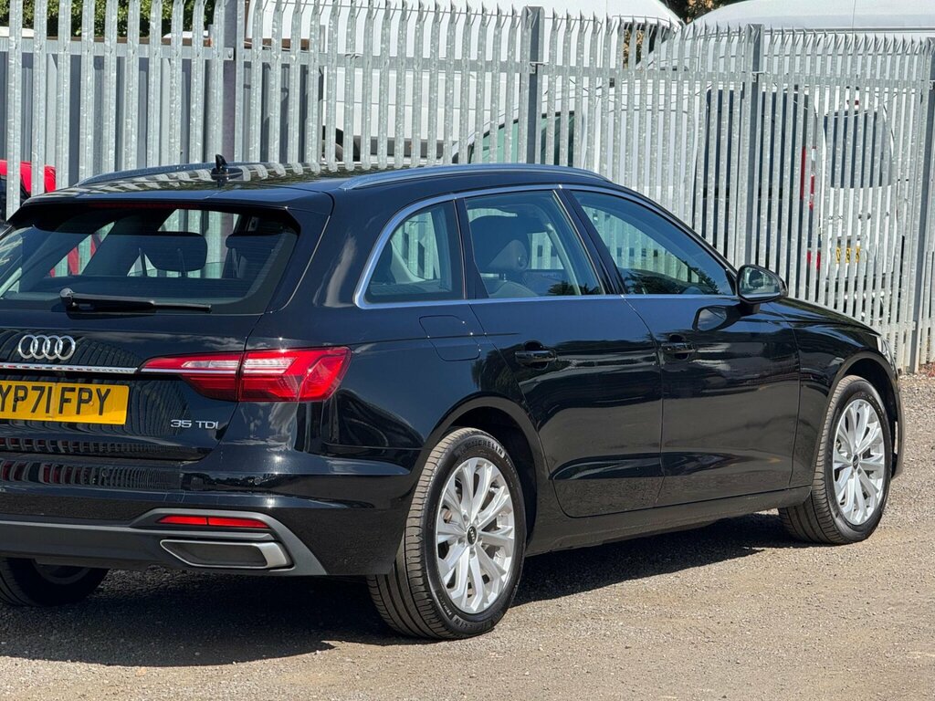 Audi A4 Avant 35 Tfsi Black Edition S Tronic White #36