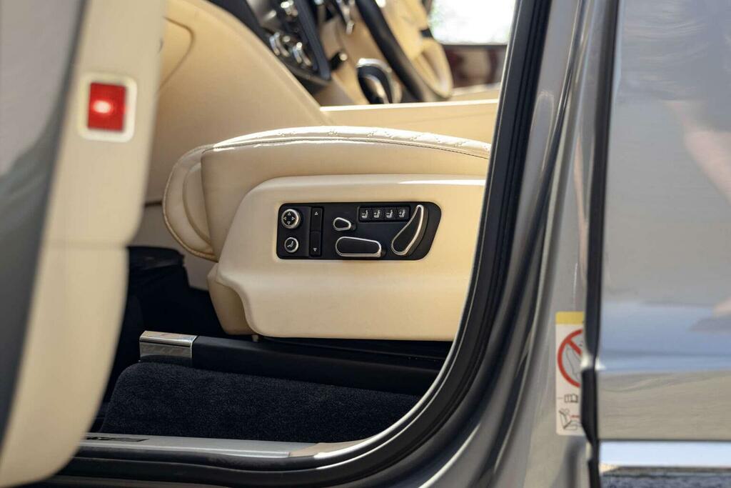 Bentley Bentayga Suv 6.0 W12 4Wd Euro 6 Ss 201616 Grey #3