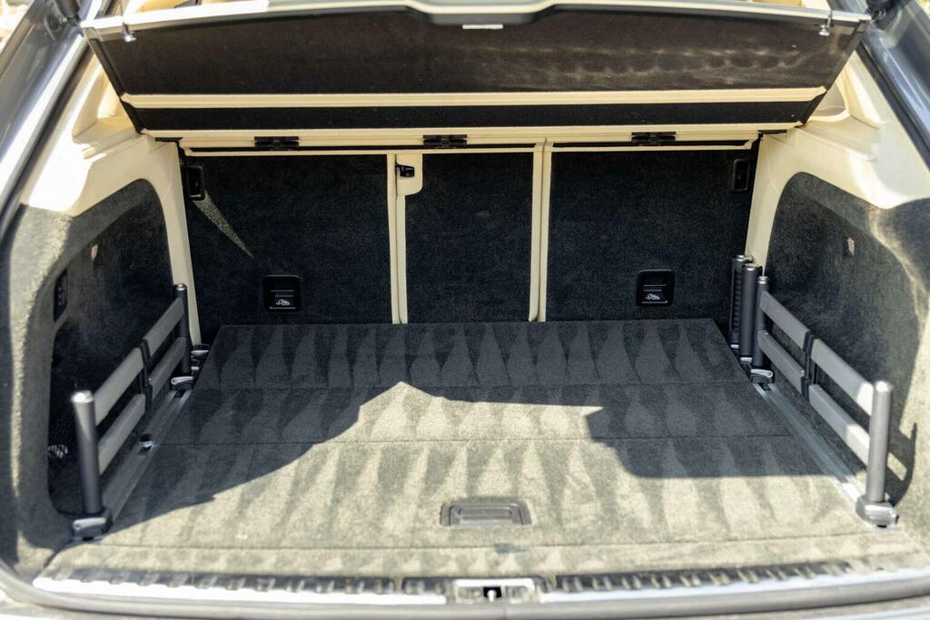 Bentley Bentayga  White #12