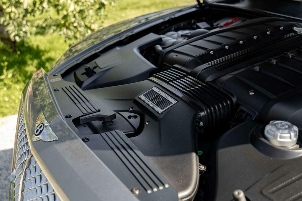Bentley Bentayga  White #38