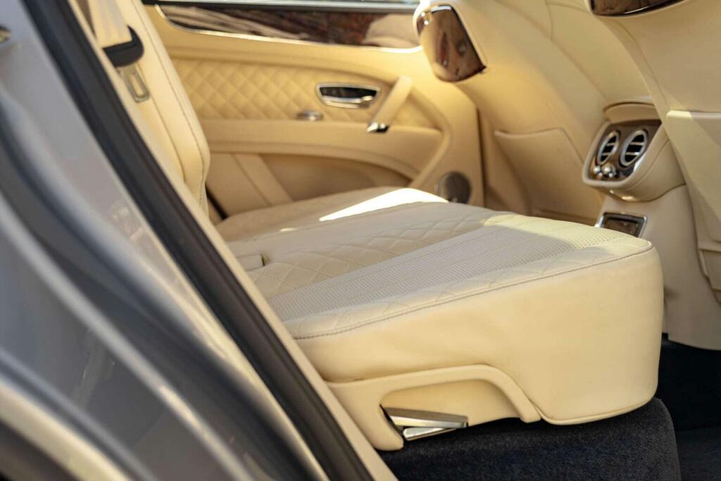 Bentley Bentayga  White #32